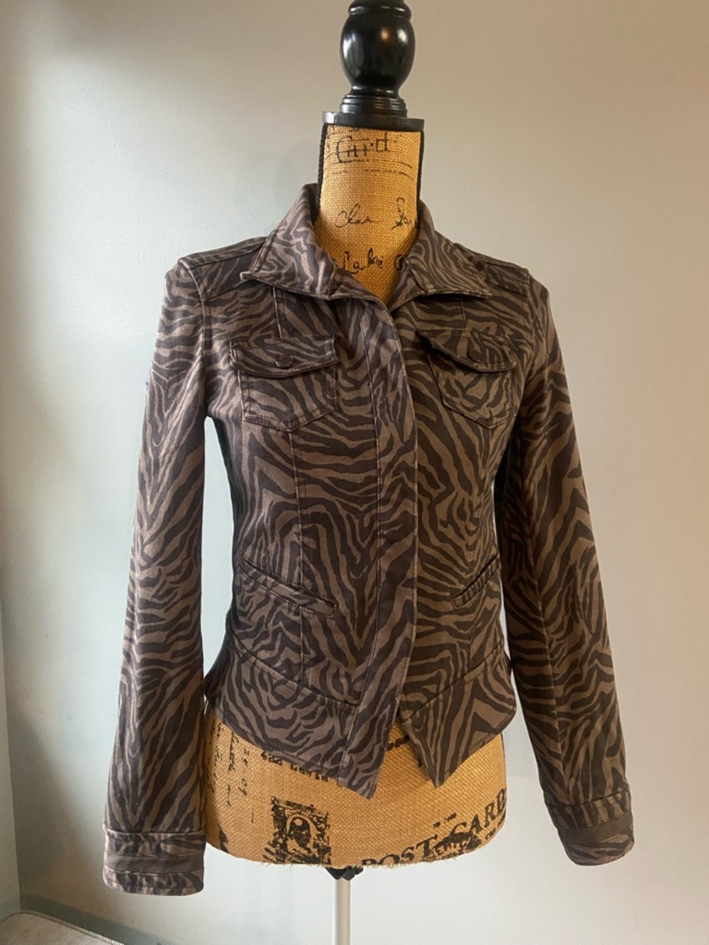 White House Black Market Sz 0 Black and Brown Zebra-Print Jean Jacket